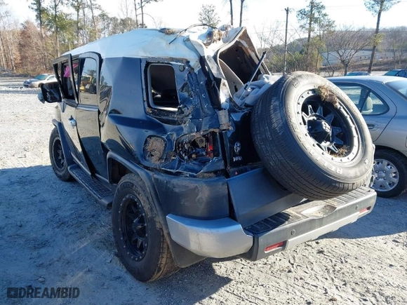 2007 Toyota FJ Cruiser with VIN JTEZU11FX70016328, listed as a IAAI auction lot 41596402 with 258,836 mi miles. Bid and sale history available at carsss.com. Image 6.