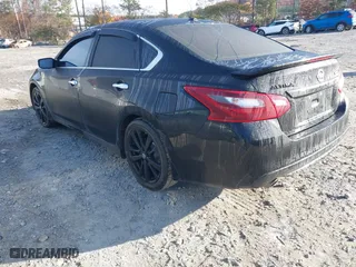 2018 Nissan Altima 2.5 SV with VIN 1N4AL3APXJC295168, listed as a IAAI auction lot 40952599 with 60,943 mi miles. Bid and sale history available at carsss.com. Image 3.