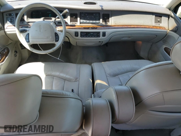 1997 Lincoln Town Car Executive with VIN 1LNLM81W8VY734974, listed as a Copart auction lot 61440195 with 94,982 mi miles and Clean title. Bid and sale history available at DreamBid. Image 8.