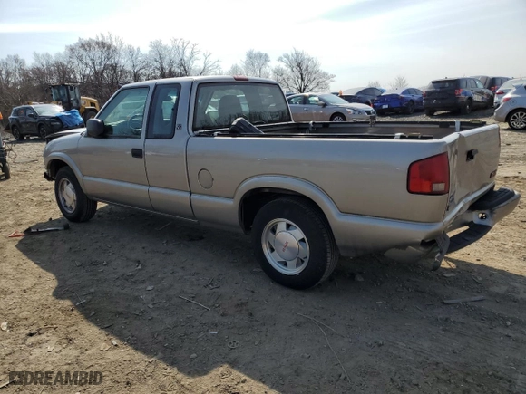 2003 GMC Sonoma SLS with VIN 1GTCS19X438126834, listed as a Copart auction lot 47657815 with NaN miles and Salvage Title. Bid and sale history available at carsss.com. Image 2.
