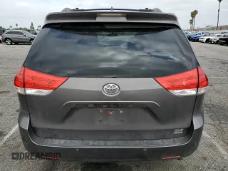 2014 Toyota Sienna Limited с VIN 5TDDK3DC6ES084587, выставлен на аукционе Copart как лот 62018095 с пробегом 152 124 миль миль и Списание • Salvage title. История ставок и продаж доступна на DreamBid. Изображение 6.