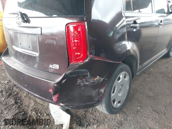 2008 Scion xB z VIN JTLKE50E081042987, wystawiony jako IAAI lot #42180164 z przebiegiem 139 961 mil mil oraz . Historia ofert i sprzedaży dostępna na DreamBid. Obrazek 6.