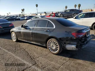 2022 Mercedes-Benz E 350 z VIN W1KZF8DB0NB085097, wystawiony jako Copart lot #46523145 z przebiegiem 65 247 mil mil oraz Szkoda całkowita • Salvage title. Historia ofert i sprzedaży dostępna na DreamBid. Obrazek 2.