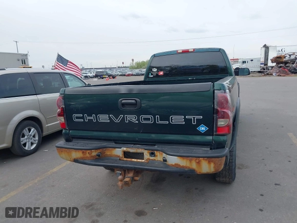 2004 Chevrolet Silverado 2500 LS with VIN 1GCGK29U84E311873, listed as a IAAI auction lot 42096136 with 268,581 mi miles. Bid and sale history available at carsss.com. Image 16.