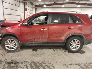 2014 Kia Sorento LX with VIN 5XYKT3A6XEG492008, listed as a IAAI auction lot 41559353 with 231,259 mi miles. Bid and sale history available at carsss.com. Image 14.