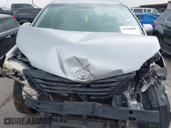 2013 Toyota Sienna LE AAS with VIN 5TDKK3DC0DS300178, listed as a IAAI auction lot 42189800 with 265,568 mi miles and . Bid and sale history available at DreamBid. Image 12.