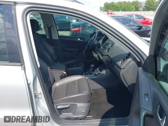2016 Volkswagen Tiguan R-Line with VIN WVGAV7AX7GW557260, listed as a IAAI auction lot 42569691 with 96,019 mi miles and . Bid and sale history available at DreamBid. Image 5.