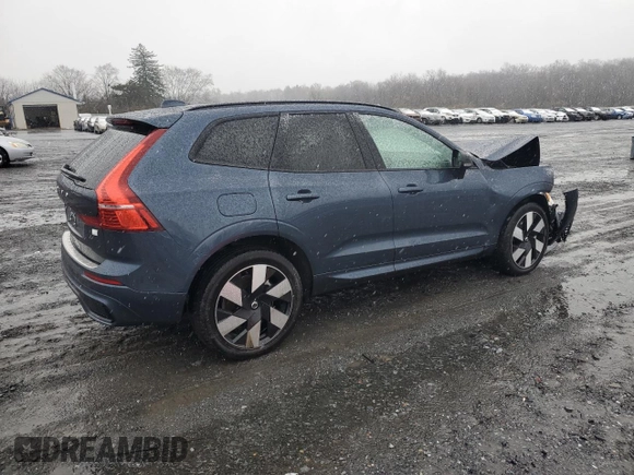 2024 Volvo XC60 Recharge Plug-In Hybrid Plus Dark Theme with VIN YV4H60DL4R1730276, listed as a Copart auction lot 82150614 with 17,300 mi miles and Salvage Title. Bid and sale history available at carsss.com. Image 3.