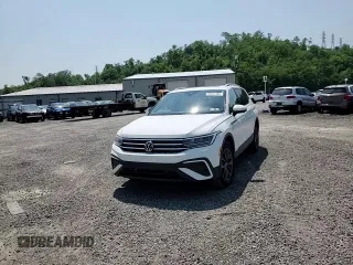 2022 Volkswagen Tiguan SE z VIN 3VV2B7AX9NM106198, wystawiony jako Copart lot #59867485 z przebiegiem 23 940 mil mil oraz Szkoda całkowita • Salvage title. Historia ofert i sprzedaży dostępna na DreamBid. Obrazek 14.