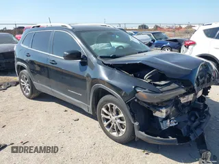 2019 Jeep Cherokee Latitude Plus z VIN 1C4PJLLB4KD312411, wystawiony jako IAAI lot #41677041 z przebiegiem 82 802 mil mil oraz . Historia ofert i sprzedaży dostępna na DreamBid. Obrazek 1.
