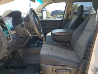 2011 Ram 2500 Big Horn z VIN 3D7TT2CT0BG557145, wystawiony jako Copart lot #56339365 z przebiegiem 197 590 mil mil oraz Szkoda całkowita • Salvage title. Historia ofert i sprzedaży dostępna na DreamBid. Obrazek 7.