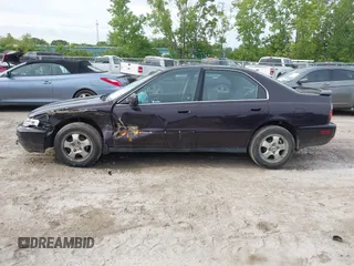 1997 Honda Accord Special Edition с VIN 1HGCD5607VA090224, выставлен на аукционе IAAI как лот 42346274 с пробегом 184 794 миль миль и . История ставок и продаж доступна на DreamBid. Изображение 14.