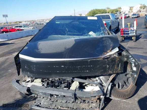 2024 Tesla Cybertruck with VIN 7G2CEHED2RA005217, listed as a IAAI auction lot 40927512 with 1 mi miles. Bid and sale history available at carsss.com. Image 12.