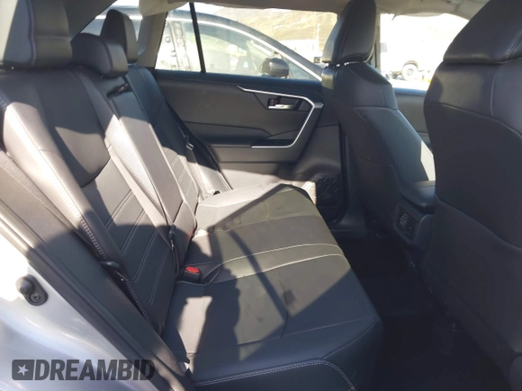 2024 Toyota RAV4 XLE Premium с VIN 2T3C1RFV0RC272866, выставлен на аукционе IAAI как лот 42249629 с пробегом 12 765 миль миль и . История ставок и продаж доступна на DreamBid. Изображение 8.