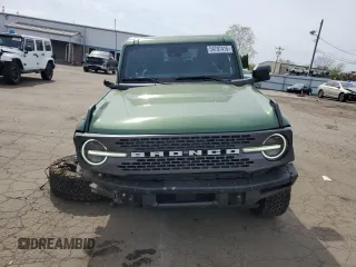 2023 Ford Bronco z VIN 1FMEE5DP2PLB22598, wystawiony jako Copart lot #54707415 z przebiegiem 10 266 mil mil oraz Szkoda całkowita • Salvage title. Historia ofert i sprzedaży dostępna na DreamBid. Obrazek 5.