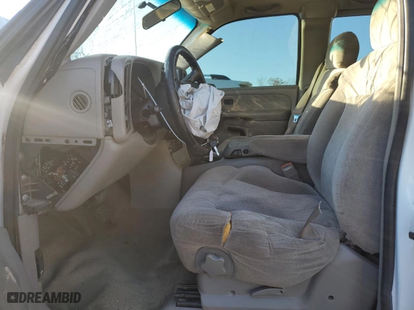 2000 Chevrolet Silverado 1500 LS with VIN 2GCEK19T9Y1280987, listed as a Copart auction lot 84742184 with 0 mi miles and Salvage Title. Bid and sale history available at carsss.com. Image 7.