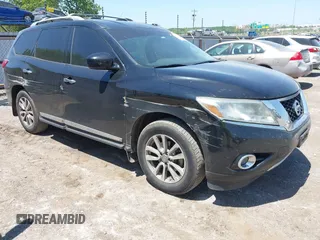 2014 Nissan Pathfinder SV z VIN 5N1AR2MMXEC684429, wystawiony jako IAAI lot #42233673 z przebiegiem 135 593 mil mil oraz . Historia ofert i sprzedaży dostępna na DreamBid. Obrazek 1.