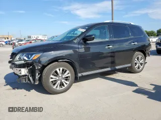 2017 Nissan Pathfinder SV z VIN 5N1DR2MM7HC671686, wystawiony jako Copart lot #62071255 z przebiegiem 62 904 mil mil oraz Szkoda całkowita • Salvage title. Historia ofert i sprzedaży dostępna na DreamBid. Obrazek 1.