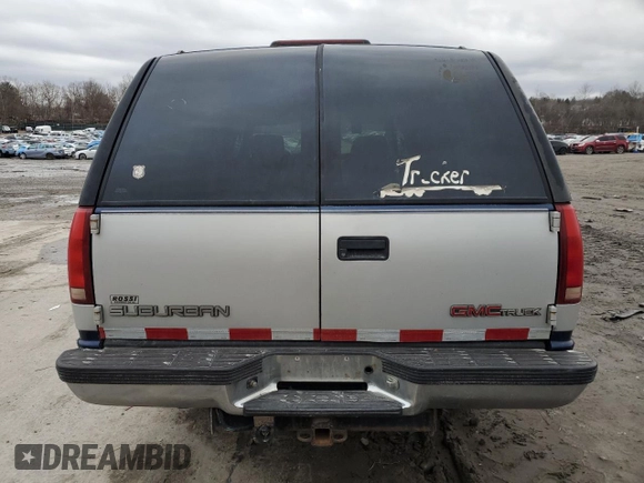 1997 GMC Suburban z VIN 1GKFK16R3VJ761305, wystawiony jako Copart lot #85785574 z przebiegiem 269 721 mil mil oraz Szkoda całkowita • Salvage title. Historia ofert i sprzedaży dostępna na DreamBid. Obrazek 6.