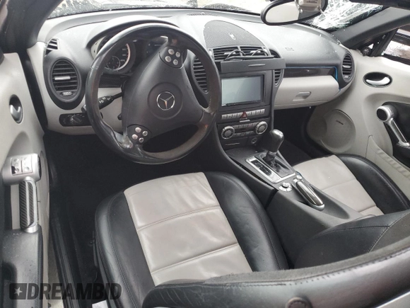 2007 Mercedes-Benz SLK-Class 5.5L AMG with VIN WDBWK73FX7F144982, listed as a Copart auction lot 81368744 with 0 mi miles and Salvage Title. Bid and sale history available at carsss.com. Image 8.
