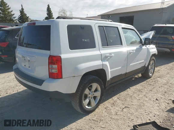 2014 Jeep Patriot Sport z VIN 1C4NJRBB1ED644371, wystawiony jako IAAI lot #42217823 z przebiegiem 139 215 mil mil oraz . Historia ofert i sprzedaży dostępna na DreamBid. Obrazek 4.