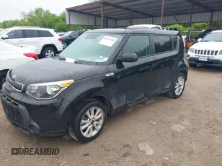 2016 Kia Soul with VIN KNDJN2A22G7382809, listed as a IAAI auction lot 41960741 with 196,933 mi miles. Bid and sale history available at carsss.com. Image 2.