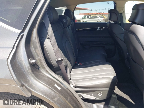 2025 Genesis GV80 Standard with VIN KMUHFESB6SU273191, listed as a IAAI auction lot 42121747 with 1,815 mi miles and . Bid and sale history available at DreamBid. Image 8.