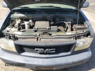 1998 GMC Safari with VIN 1GKEL19W6WB525088, listed as a Copart auction lot 67982664 with 163,182 mi miles and Salvage Title. Bid and sale history available at carsss.com. Image 12.