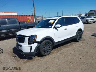 2022 Kia Telluride SX with VIN 5XYP5DHC0NG275634, listed as a IAAI auction lot 41634088 with 29,555 mi miles. Bid and sale history available at carsss.com. Image 2.