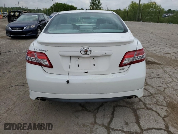 2011 Toyota Camry LE z VIN 4T1BF3EK6BU721532, wystawiony jako Copart lot #56635055 z przebiegiem 184 457 mil mil oraz Szkoda całkowita • Salvage title. Historia ofert i sprzedaży dostępna na DreamBid. Obrazek 6.