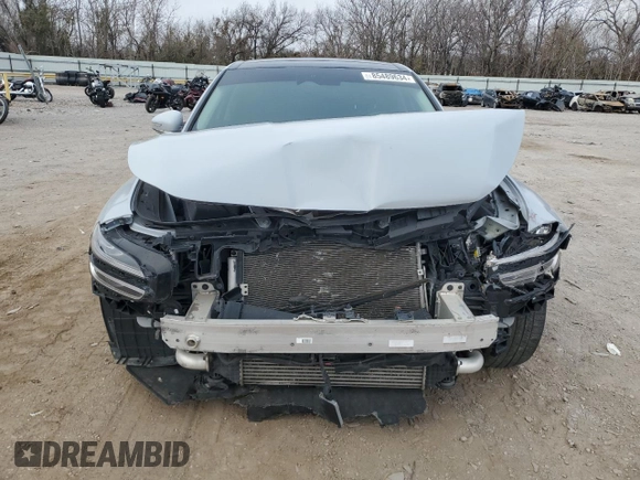 2022 Genesis G70 2.0T with VIN KMTG34TA2NU088116, listed as a Copart auction lot 85489634 with 83,335 mi miles and Clean Title. Bid and sale history available at DreamBid. Image 5.