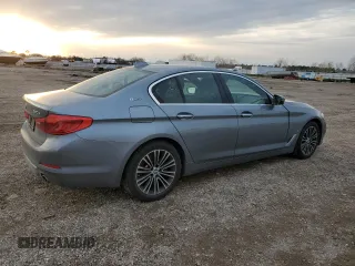 2018 BMW 5 Series 530e xDrive with VIN WBAJB1C57JG624122, listed as a Copart auction lot 45330575 with 54,378 mi miles and Salvage Title. Bid and sale history available at carsss.com. Image 3.