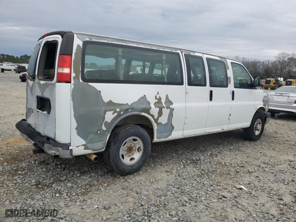 2007 Chevrolet Express Passenger with VIN 1GAHG39UX71101095, listed as a Copart auction lot 41585775 with 356,651 mi miles and Salvage Title. Bid and sale history available at carsss.com. Image 3.