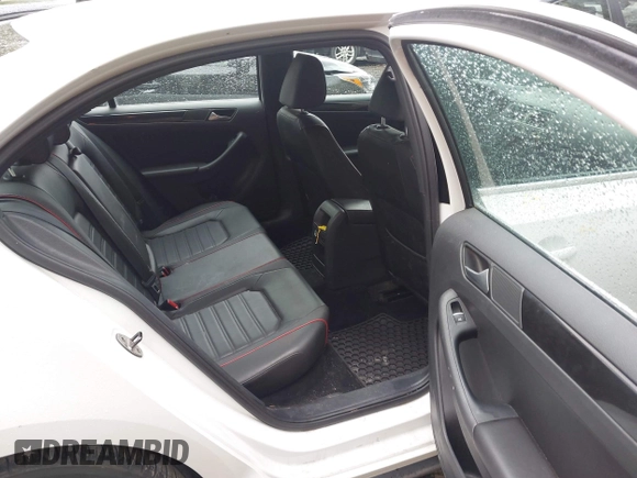 2014 Volkswagen Jetta GLI с VIN 3VW4T7AJ7EM315601, выставлен на аукционе IAAI как лот 42190687 с пробегом 113 220 миль миль и . История ставок и продаж доступна на DreamBid. Изображение 8.