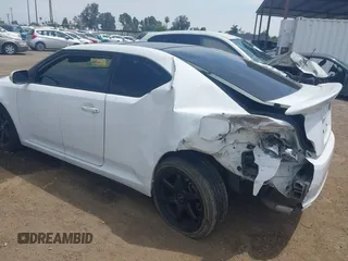 2011 Scion tC z VIN JTKJF5C74B3007388, wystawiony jako IAAI lot #42149607 z przebiegiem 120 694 mil mil oraz . Historia ofert i sprzedaży dostępna na DreamBid. Obrazek 3.