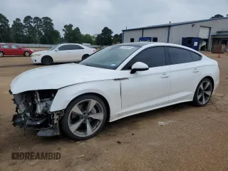 2021 Audi A5 Sportback S line Premium Plus z VIN WAUFACF58MA019744, wystawiony jako Copart lot #54306605 z przebiegiem 59 998 mil mil oraz Szkoda całkowita • Salvage title. Historia ofert i sprzedaży dostępna na DreamBid. Obrazek 1.