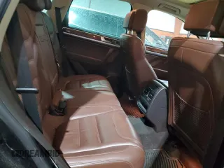 2013 Volkswagen Touareg Sport с VIN WVGEP9BP5DD008301, выставлен на аукционе Copart как лот 85085984 с пробегом 204 735 миль миль и Списание • Salvage title. История ставок и продаж доступна на DreamBid. Изображение 11.