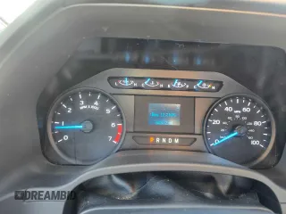 2022 Ford F-350 with VIN 1FDRF3E67NEC97018, listed as a Copart auction lot 41948425 with 60,422 mi miles and Salvage title. Bid and sale history available at DreamBid. Image 8.