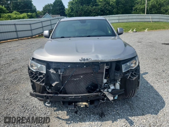 2018 Jeep Grand Cherokee Limited z VIN 1C4RJEBG4JC281330, wystawiony jako Copart lot #57954545 z przebiegiem 63 035 mil mil oraz Szkoda całkowita • Salvage title. Historia ofert i sprzedaży dostępna na DreamBid. Obrazek 5.