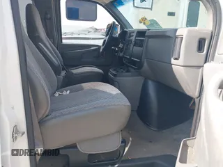 2006 Chevrolet Express Passenger with VIN 1GAHG39U161100741, listed as a IAAI auction lot 42606645 with Not provided miles and . Bid and sale history available at DreamBid. Image 5.