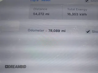 2017 Tesla Model S 60 z VIN 5YJSA1E13HF228486, wystawiony jako IAAI lot #42092686 z przebiegiem 78 089 mil mil oraz . Historia ofert i sprzedaży dostępna na DreamBid. Obrazek 15.