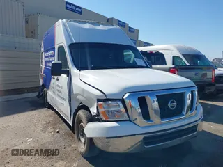 2013 Nissan NV Cargo SV z VIN 1N6BF0LY3DN112645, wystawiony jako IAAI lot #42199369 z przebiegiem 261 749 mil mil oraz . Historia ofert i sprzedaży dostępna na DreamBid. Obrazek 1.