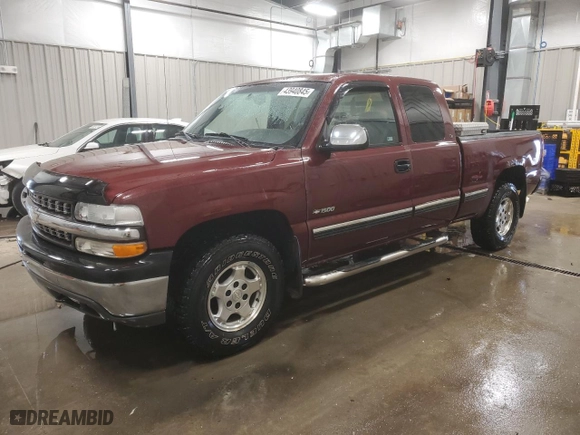 2000 Chevrolet Silverado 1500 LS with VIN 1GCEK19T8YE209097, listed as a Copart auction lot 43940845 with 103,571 mi miles and Clean Title. Bid and sale history available at carsss.com. Image 1.