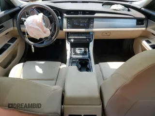 2016 Jaguar XF 35t Premium with VIN SAJBD4BV0GCY09358, listed as a Copart auction lot 62631775 with 44,722 mi miles and Salvage title. Bid and sale history available at DreamBid. Image 8.