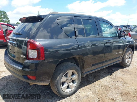 2016 Jeep Compass Latitude z VIN 1C4NJCEA8GD793945, wystawiony jako IAAI lot #42466640 z przebiegiem 110 341 mil mil oraz . Historia ofert i sprzedaży dostępna na DreamBid. Obrazek 4.