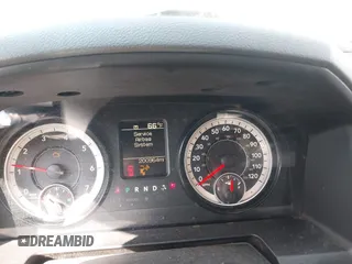 2018 Ram 1500 Express z VIN 1C6RR7KT0JS276527, wystawiony jako IAAI lot #41967968 z przebiegiem 200 964 mil mil oraz . Historia ofert i sprzedaży dostępna na DreamBid. Obrazek 7.