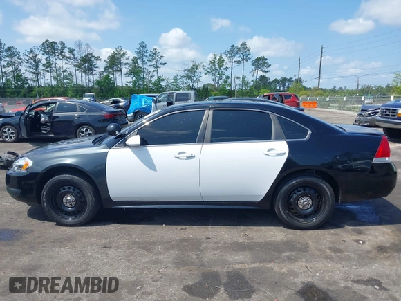2012 Chevrolet Impala Police Police z VIN 2G1WD5E31C1161764, wystawiony jako IAAI lot #41918458 z przebiegiem 88 066 mil mil oraz . Historia ofert i sprzedaży dostępna na DreamBid. Obrazek 14.
