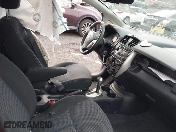 2015 Nissan Note S z VIN 3N1CE2CP6FL378535, wystawiony jako IAAI lot #41951753 z przebiegiem 138 586 mil mil oraz . Historia ofert i sprzedaży dostępna na DreamBid. Obrazek 5.
