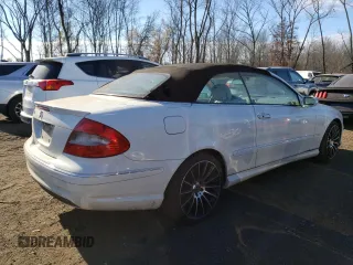 2009 Mercedes-Benz CLK 550 with VIN WDBTK72F69T102852, listed as a Copart auction lot 80244754 with 113,421 mi miles and Salvage Title. Bid and sale history available at DreamBid. Image 3.