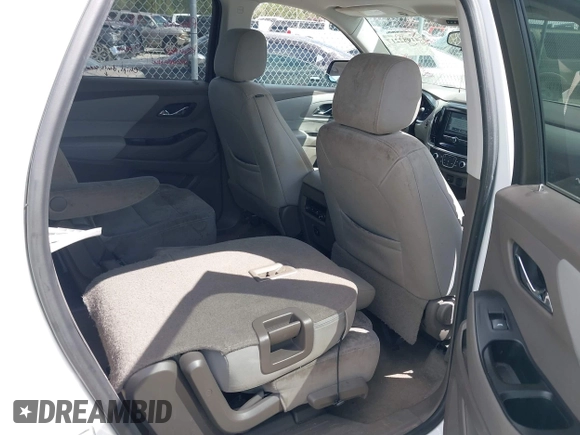 2018 Chevrolet Traverse LT Cloth with VIN 1GNERGKW5JJ170914, listed as a IAAI auction lot 41942217 with 193,295 mi miles. Bid and sale history available at carsss.com. Image 8.